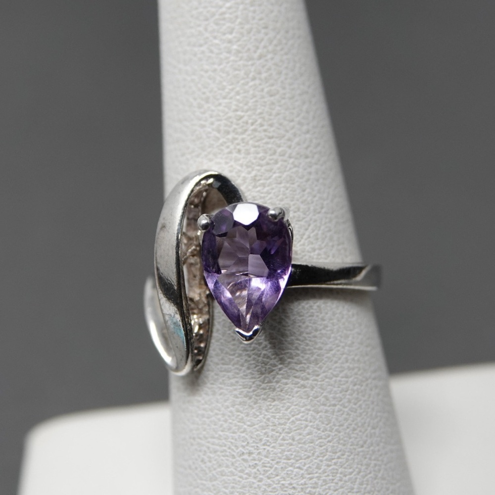 Amethyst & 925 Sterling Silver Pear Cut Stone Ring Size 7